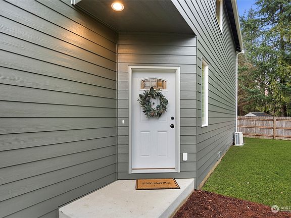 2nd image of 15922 175th Drive SE
