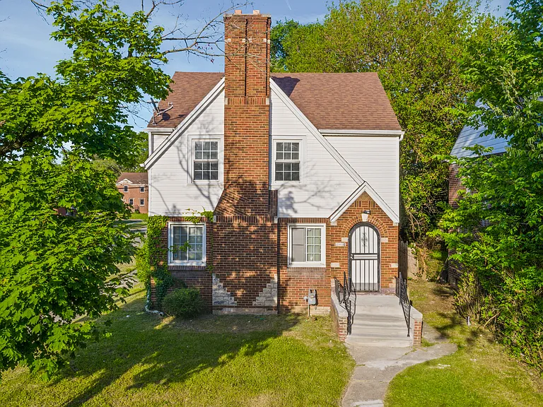 15514 Saint Marys St — Photo 3