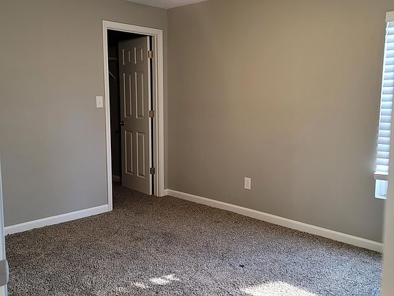 5th image of 112 Scearce Ave