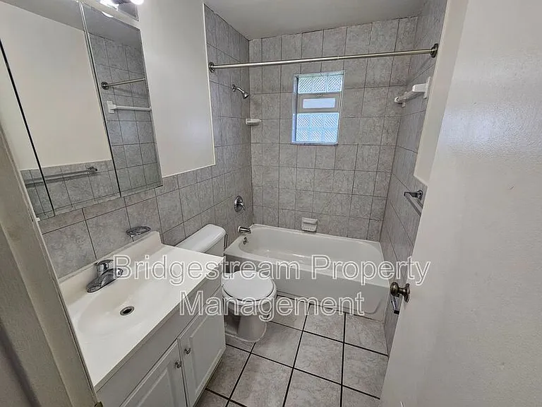 917 Cherry Dr #6 — Photo 8