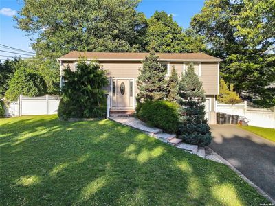9 Fury Drive, Selden, NY, 11784