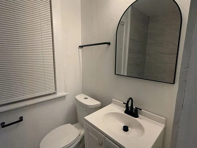 625 N Hollywood St — Photo 10