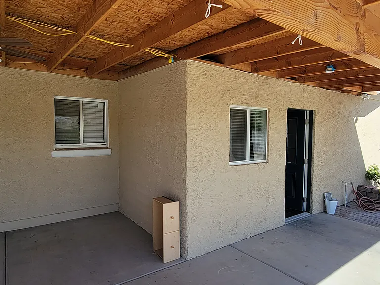 1421 S 108th Ave — Photo 3