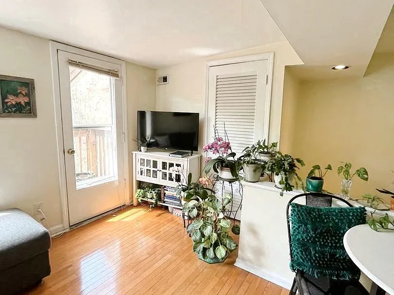 1124 Rodman St #3 — Photo 4