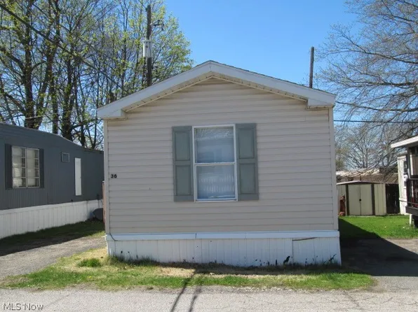 37223 Euclid Ave Trailer 36, Willoughby, OH 44094