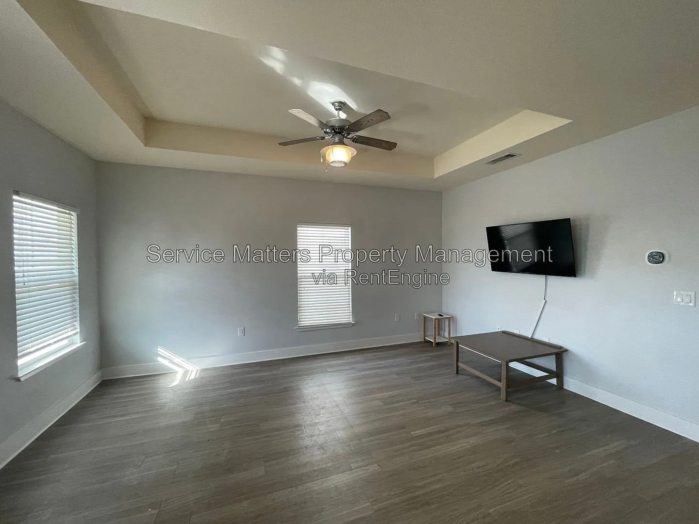 3 bed, 2.0 bath, 1198 sqft, $2,095 — Photo 4