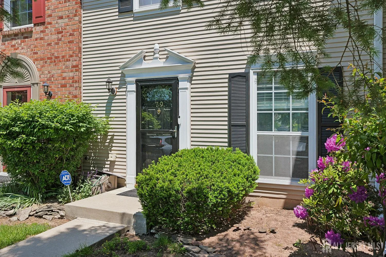 2 bed, 2.5 bath, 1260 sqft, $3,000 — Photo 3
