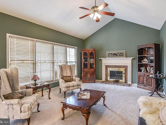 5th image of 9205 Wrights Hollow Ln