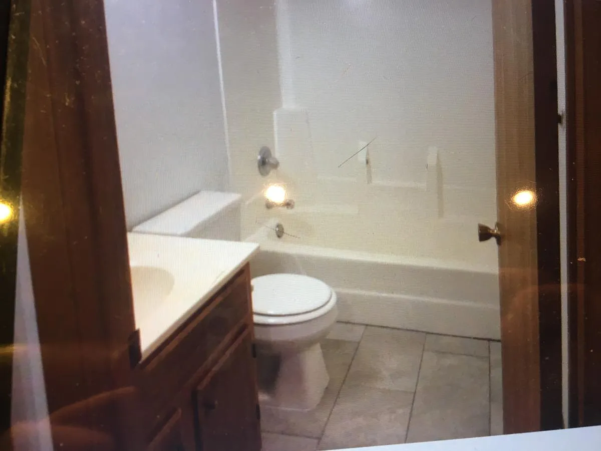2 bed, 1000 sqft, $1,190 — Photo 4