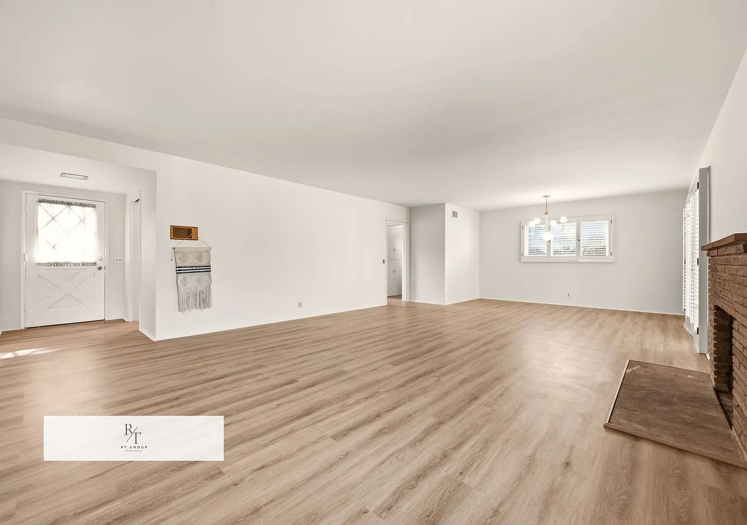 Charming 3-Bedroom Single-Story Home in Desirable Arcadia! — Photo 4