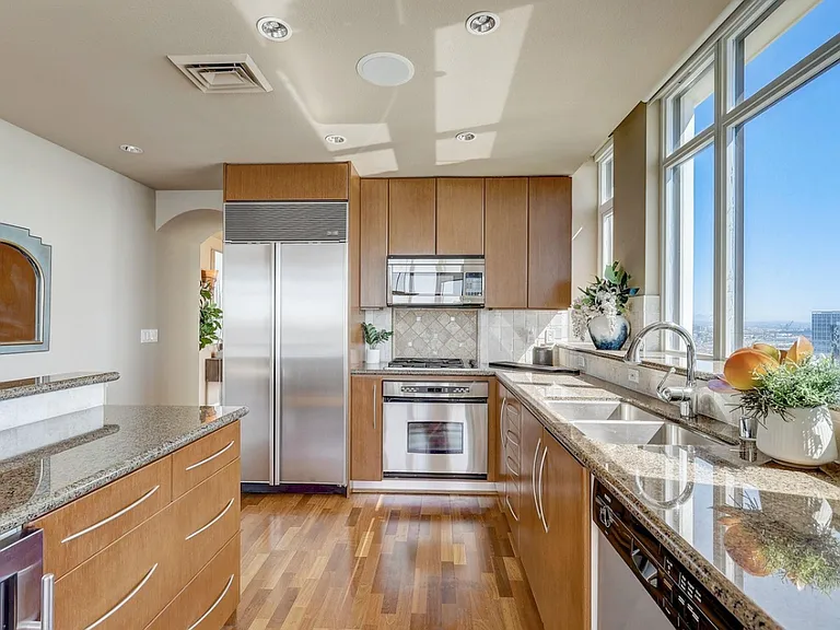 700 W Harbor Dr W #2902 — Photo 20