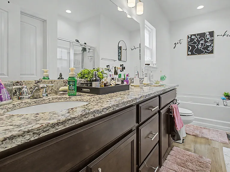 881 Grayson Ave — Photo 13