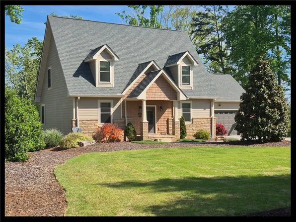 803 Barefoot Cove Dr, West Union, SC 29696