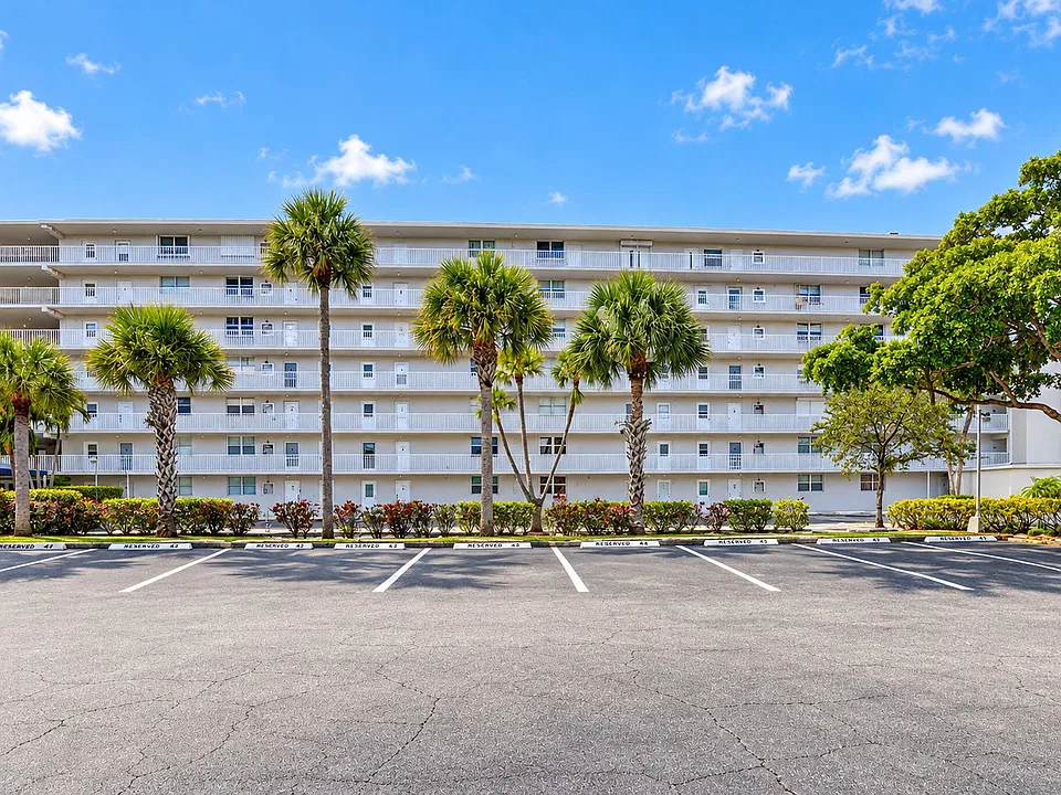 5961 NW 2nd Ave #210