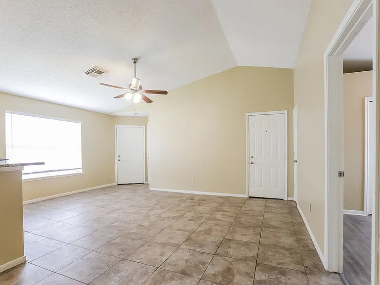 7706 Ellis Dr — Photo 3