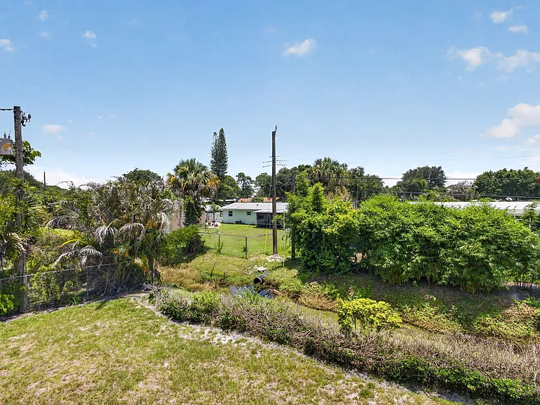 708 SW Gardens Blvd — Photo 23