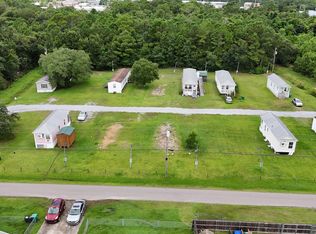 2319 Henderson St, Waveland, MS 39576