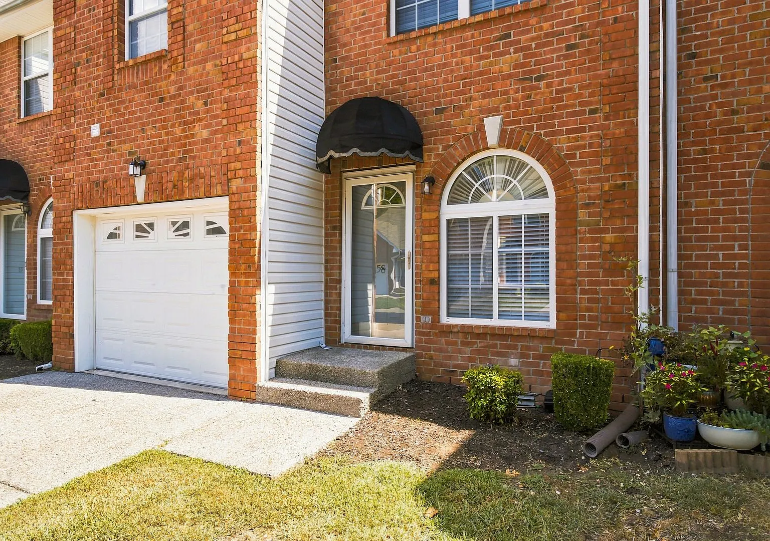 7 miles to downtown, rolling greenspace behind rental beautiful views, located in "Easthaven" 3BR... — Photo 4