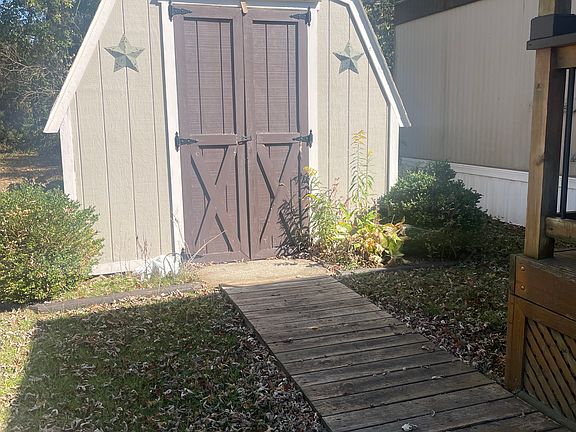 3rd image of 63 Overlook Dr