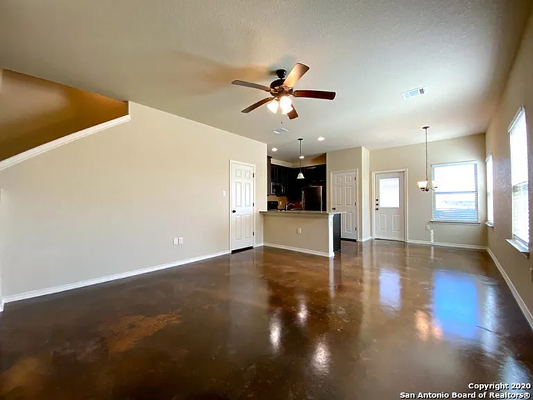 1516 Lucille St — Photo 3