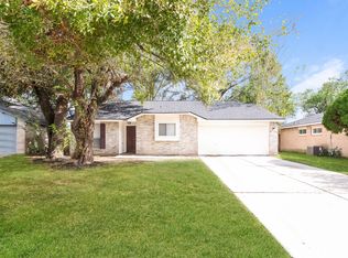 16910 Rolling Acres Dr, Humble, TX 77396