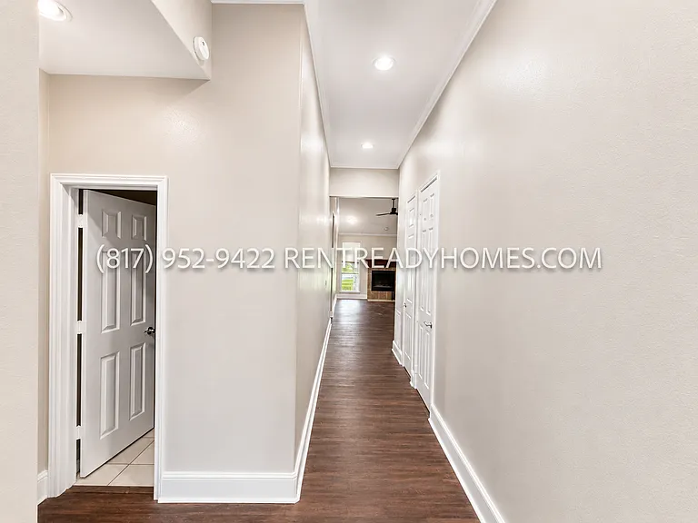 4901 Lakeside Dr — Photo 8