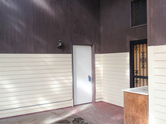 4th image of 521 W 2nd St