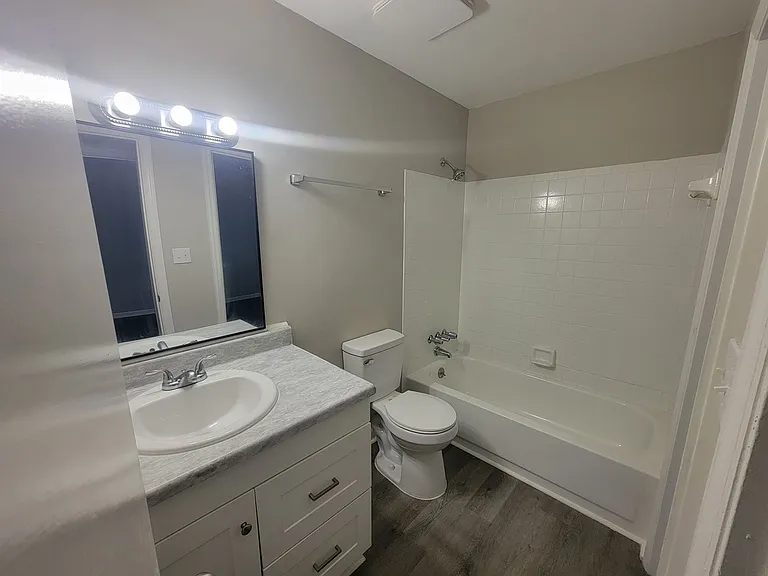 1546 Hamilton Dr #202 — Photo 18