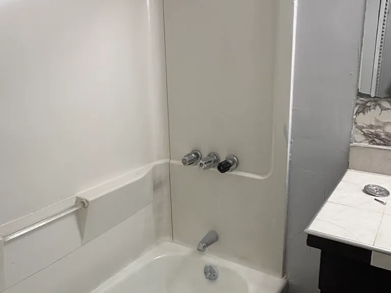 208 Main St #B — Photo 2