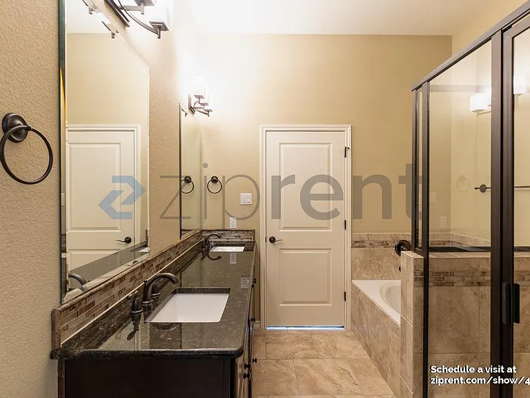 1025 Highknoll Ln — Photo 12