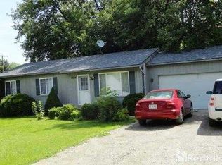 9054 Forest Dr, Whitmore Lake, MI 48189