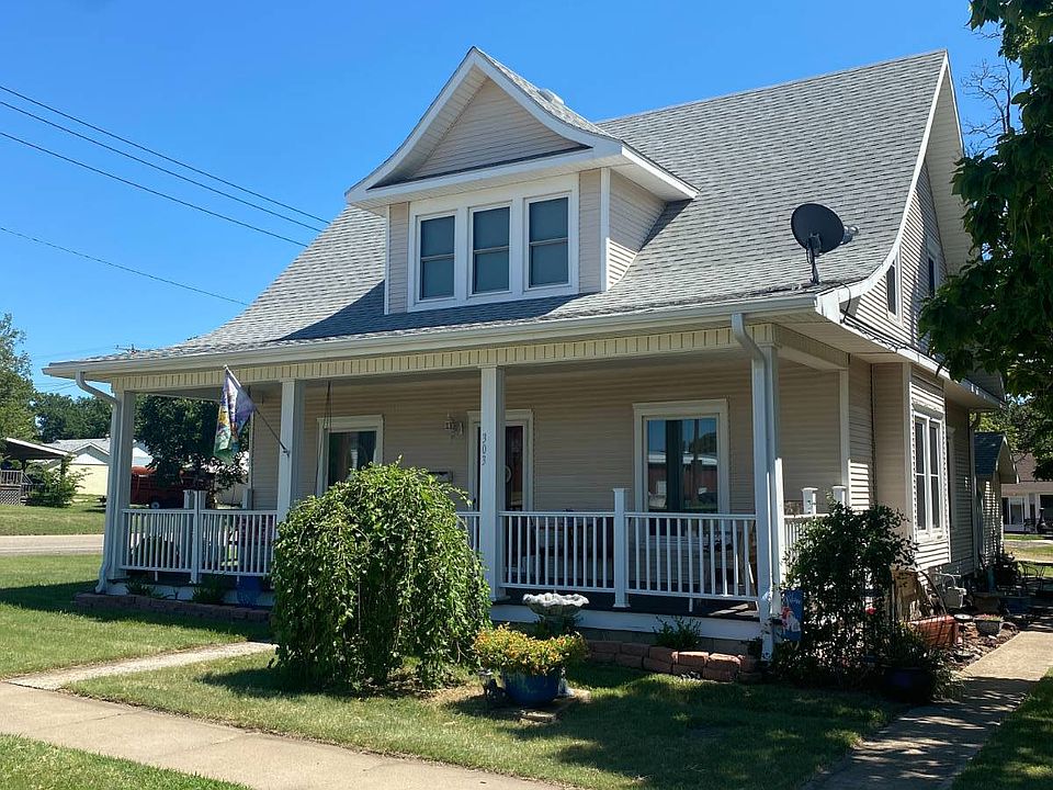 1st image of 303 W Court St