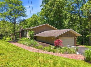 905 Heritage Ln, Akron, OH 44333
