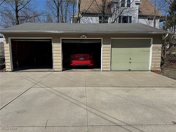 4th image of 3079-3081 Meadowbrook Blvd