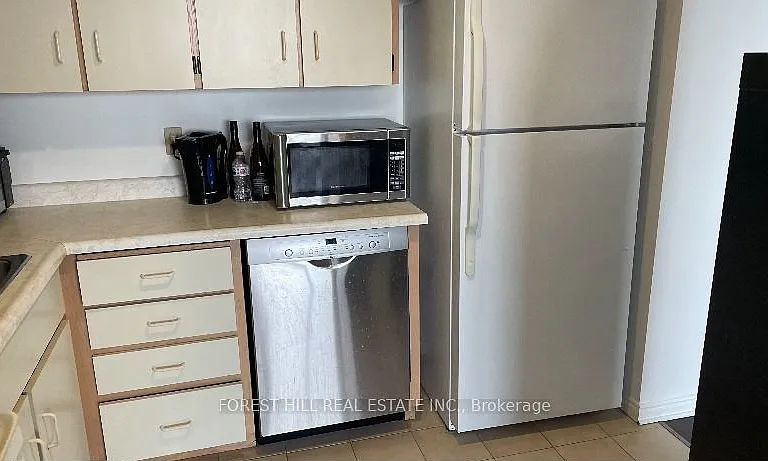 695 Richmond St #1111 — Photo 7