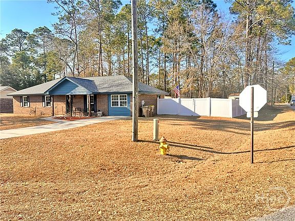 3rd image of 100 Usher Place