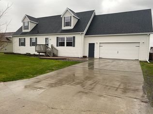 312 22nd St NW, East Grand Forks, MN 56721