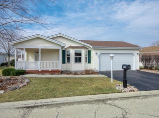 2108 Champion Dr, Grayslake, IL 60030