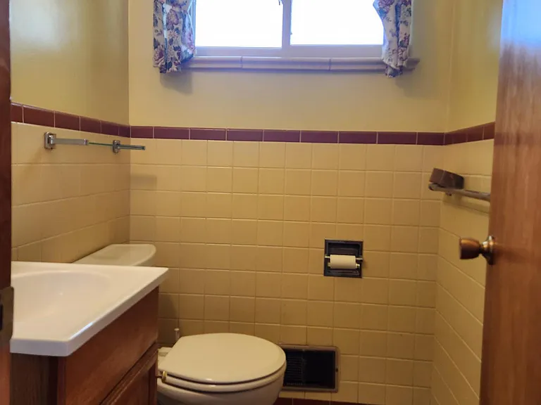 1326 Fremont Ct — Photo 10