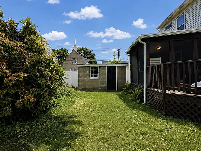 74 Seminole Ave — Photo 32