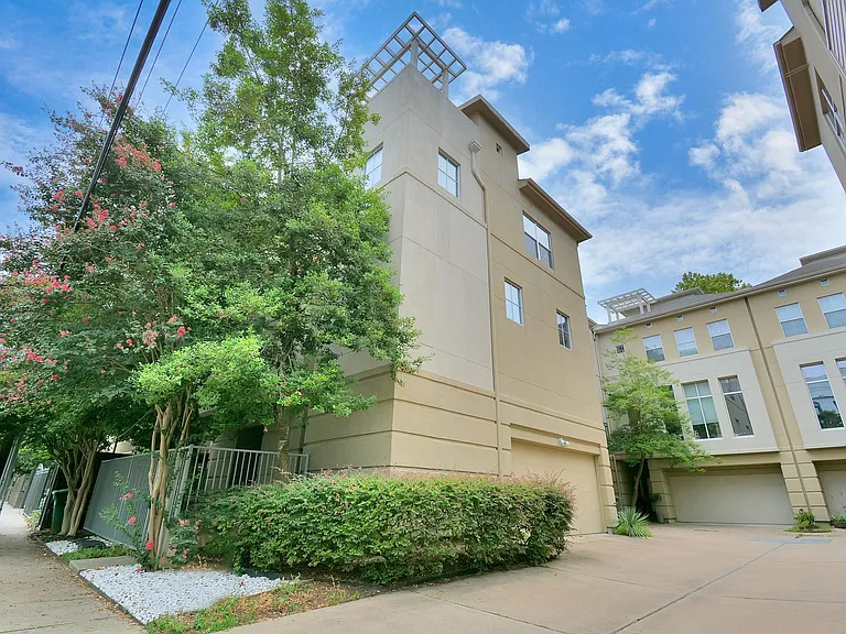 1118 Columbus St #B — Photo 1