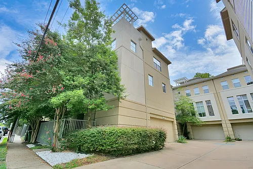1118 Columbus St #B Photo 1