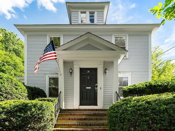 24 Maple St, Baldwinville, MA 01436