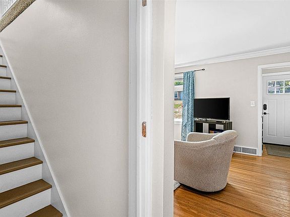 5th image of 1410 Fern Ave