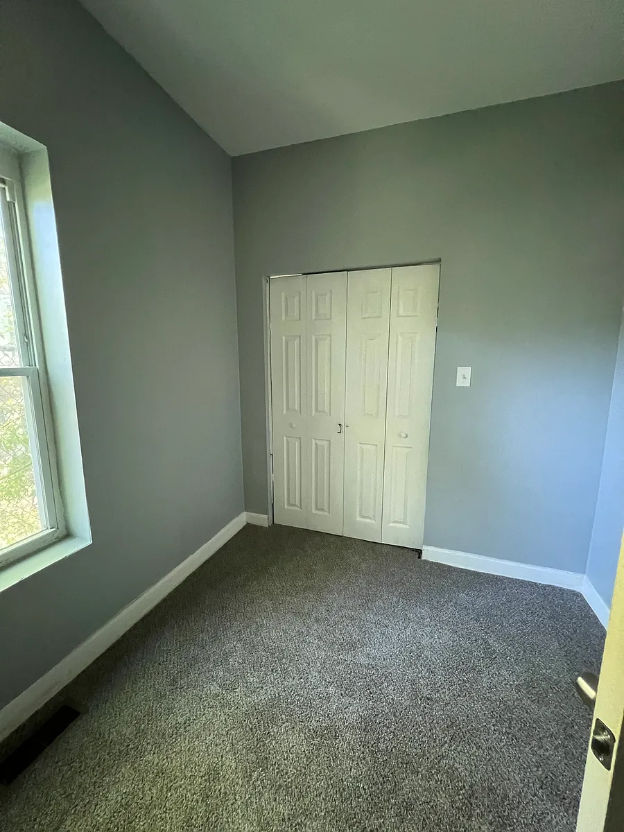 Building Photo - 928 N Lawndale Ave #4