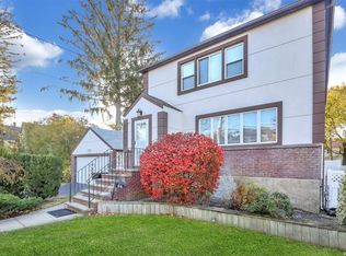 64 Sherman St, Lynbrook, NY 11563