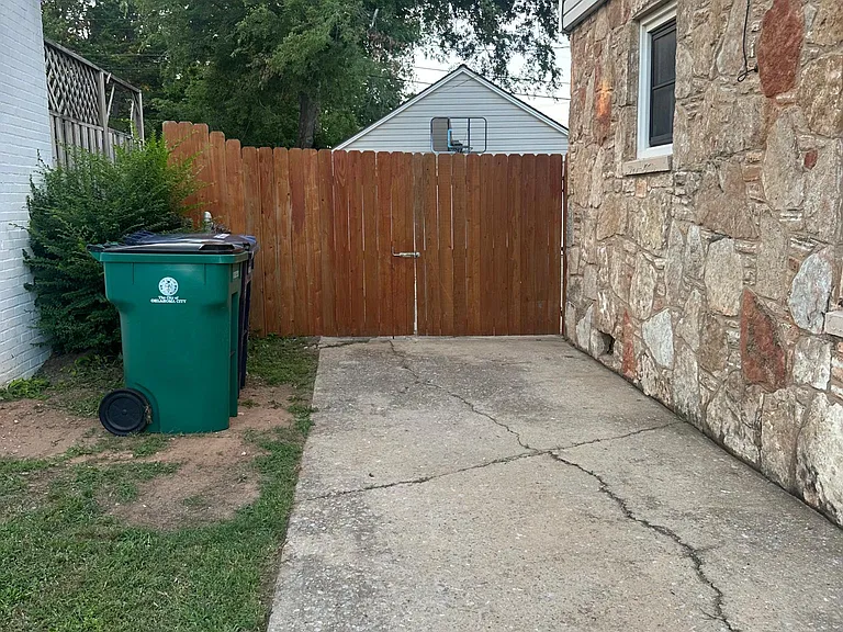 Drive way with gate close