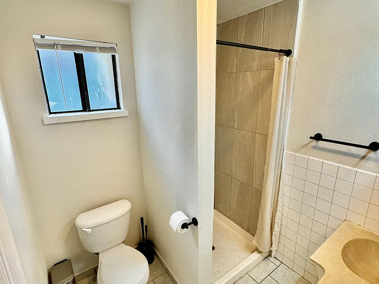935 S Sheridan Blvd — Photo 8