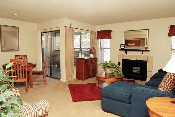 Quincy Ridge Apartments — Photo 12