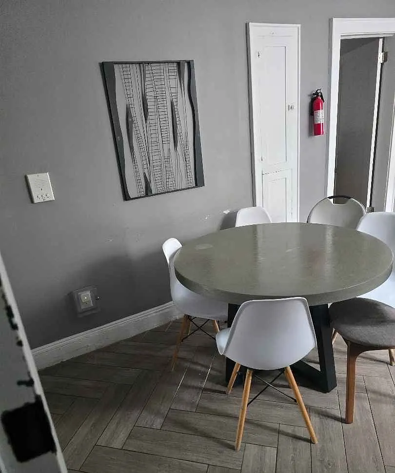 2 bed, 1000 sqft, $3,500 — Photo 1